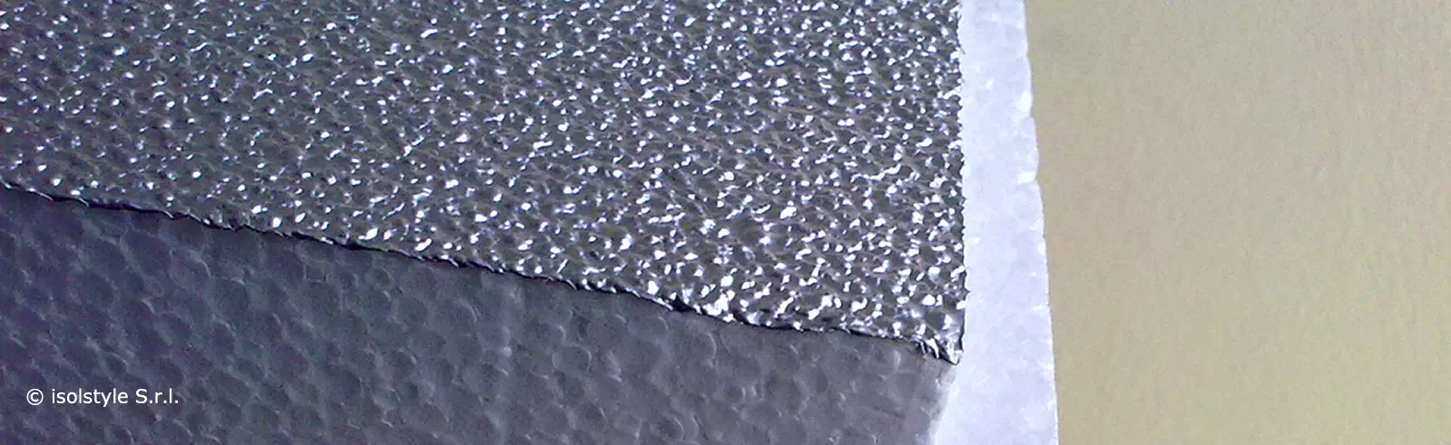 Pannello polistirene battentato rivestito in alluminio goffrato